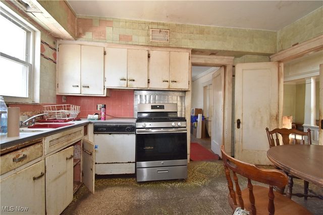 4350 East Boulevard, Garfield Heights, OH 44105