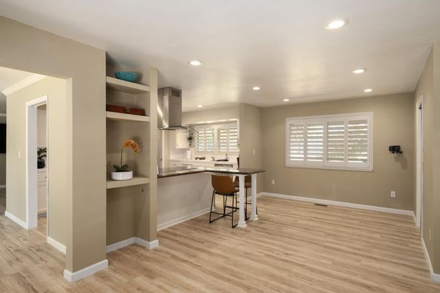1737 W Roberts Avenue, Fresno, CA 93711