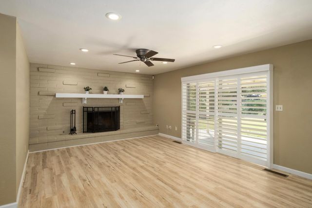 1737 W Roberts Avenue, Fresno, CA 93711