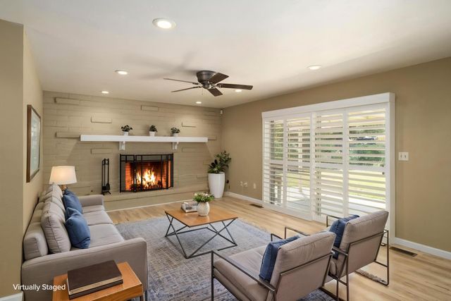 1737 W Roberts Avenue, Fresno, CA 93711