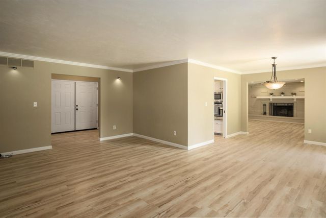 1737 W Roberts Avenue, Fresno, CA 93711