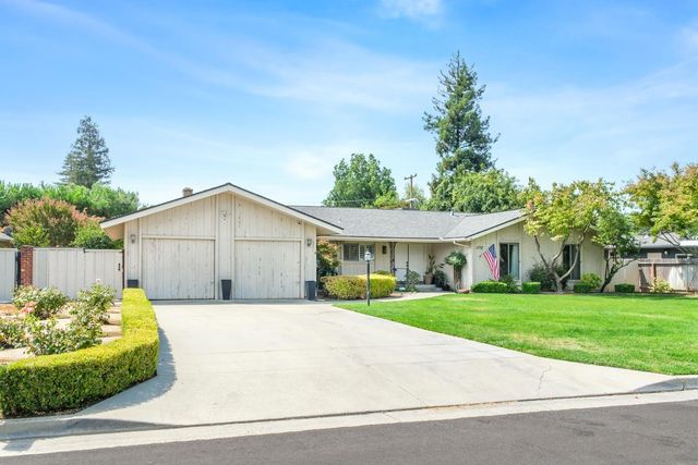 1737 W Roberts Avenue, Fresno, CA 93711