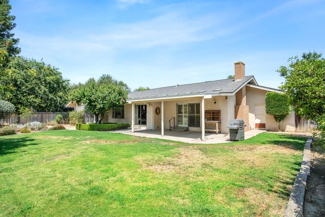 1737 W Roberts Avenue, Fresno, CA 93711