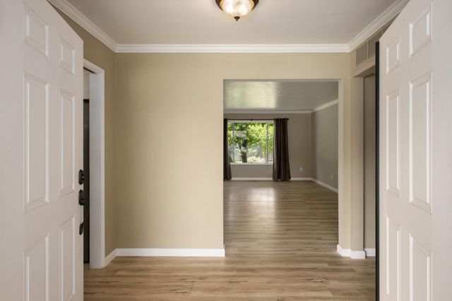 1737 W Roberts Avenue, Fresno, CA 93711