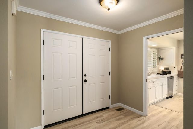 1737 W Roberts Avenue, Fresno, CA 93711