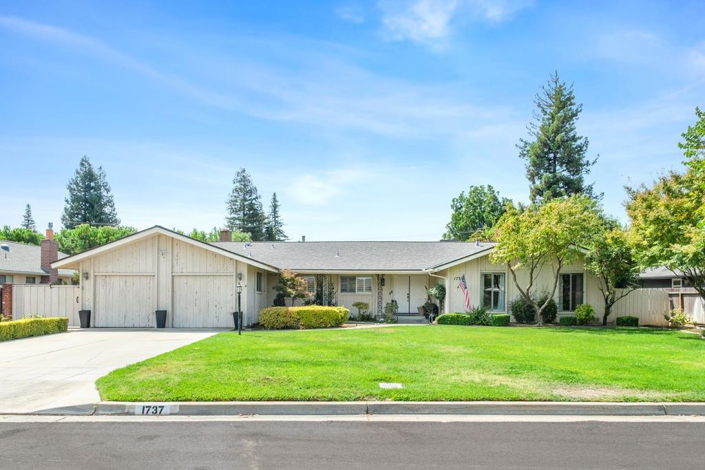 1737 W Roberts Avenue, Fresno, CA 93711