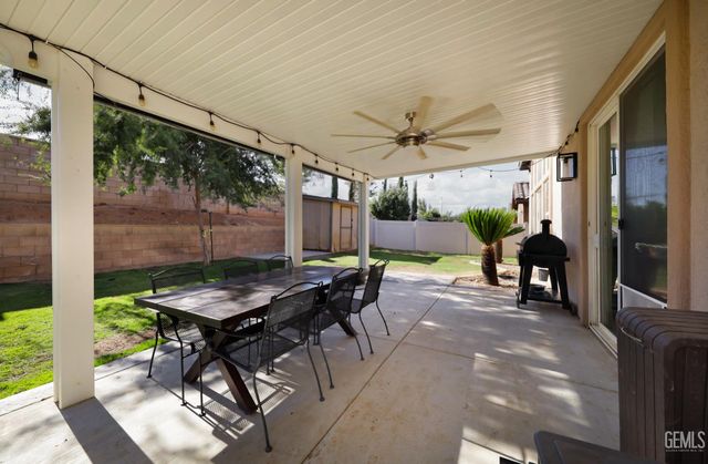 5604 Segovia Way, Bakersfield, CA 93306