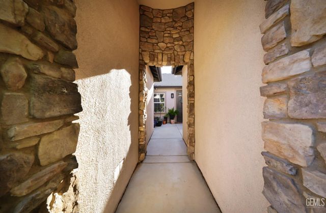 5604 Segovia Way, Bakersfield, CA 93306