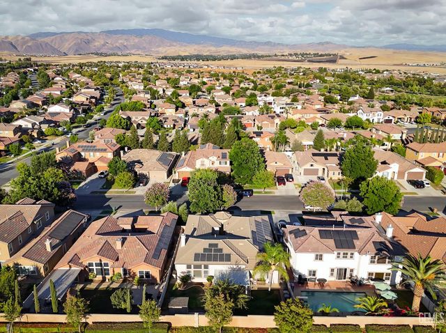 5604 Segovia Way, Bakersfield, CA 93306