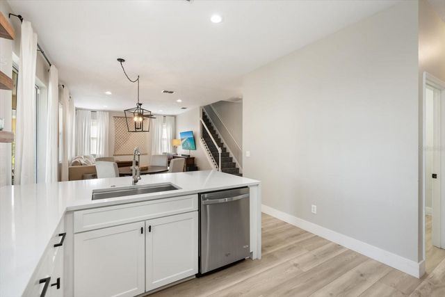 1889 LAKELET LOOP, Oviedo, FL 32765