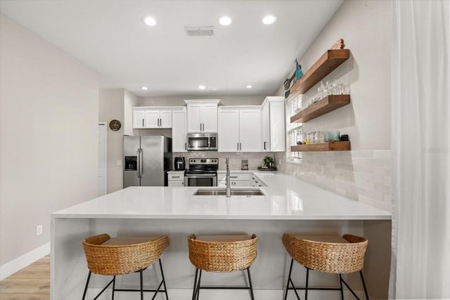 1889 LAKELET LOOP, Oviedo, FL 32765