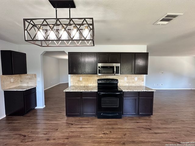 225 Bridge Crossing, Cibolo, TX 78108
