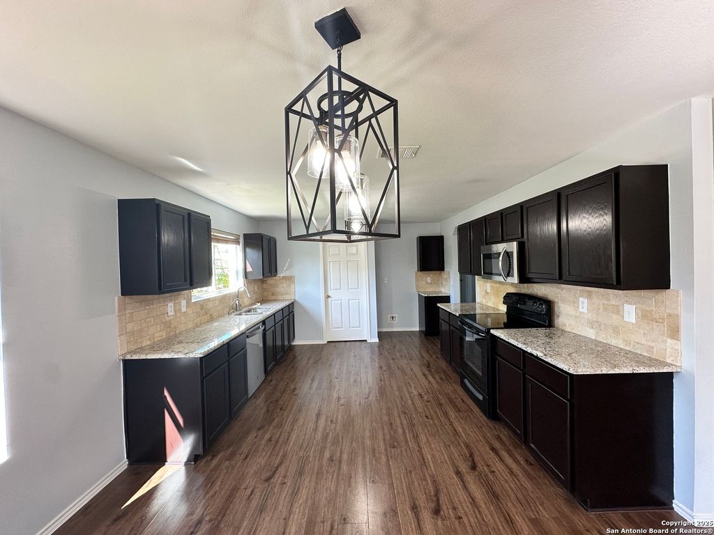 225 Bridge Crossing, Cibolo, TX 78108