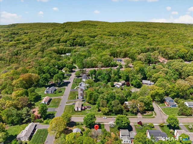 11 Bender Road, Hamden, CT 06518