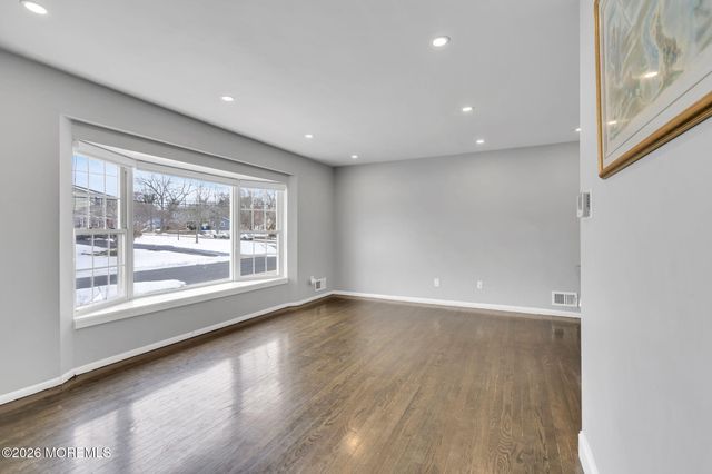 9 Chatham Drive, Howell, NJ 07731