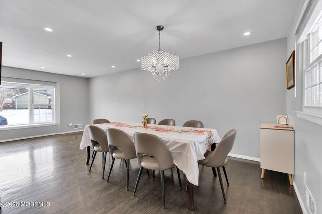 9 Chatham Drive, Howell, NJ 07731