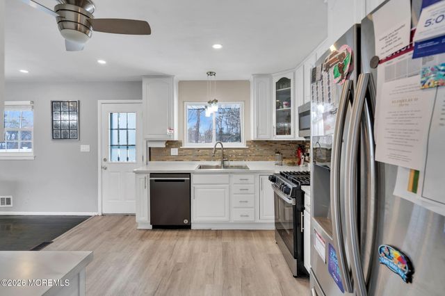 9 Chatham Drive, Howell, NJ 07731