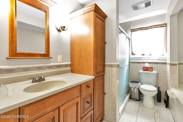 9 Chatham Drive, Howell, NJ 07731