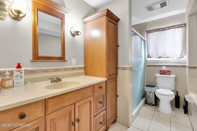 9 Chatham Drive, Howell, NJ 07731