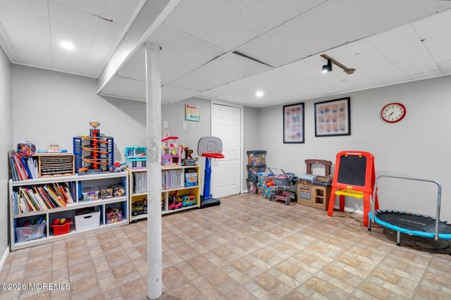 9 Chatham Drive, Howell, NJ 07731