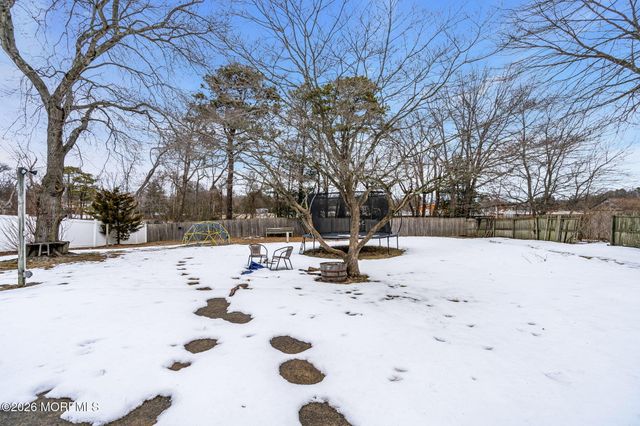 9 Chatham Drive, Howell, NJ 07731