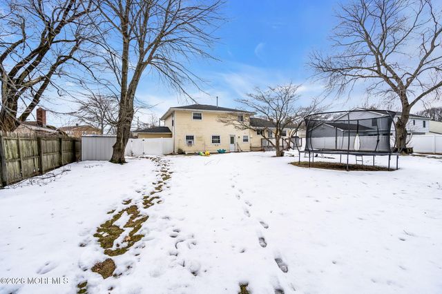 9 Chatham Drive, Howell, NJ 07731