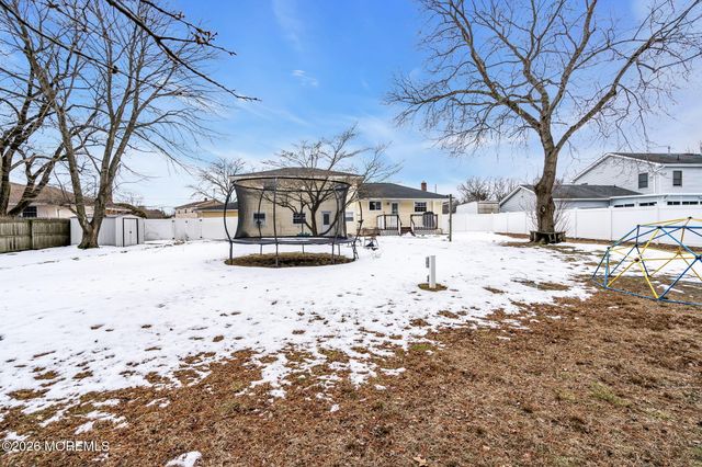 9 Chatham Drive, Howell, NJ 07731