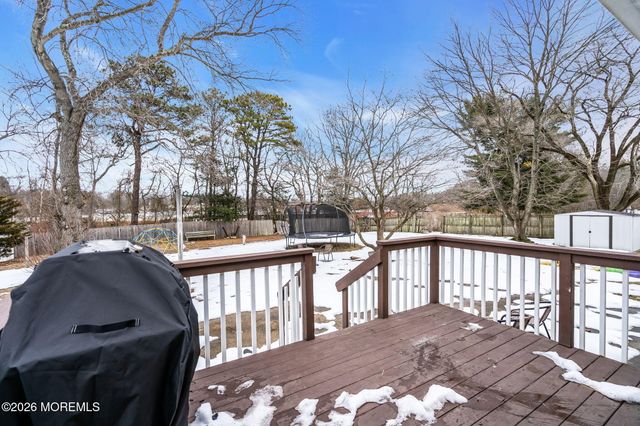 9 Chatham Drive, Howell, NJ 07731