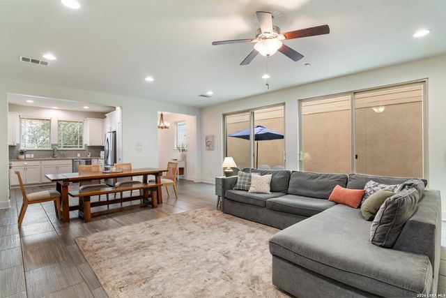 206 Ridgecrest Dr. Unit 4, San Antonio, TX 78209