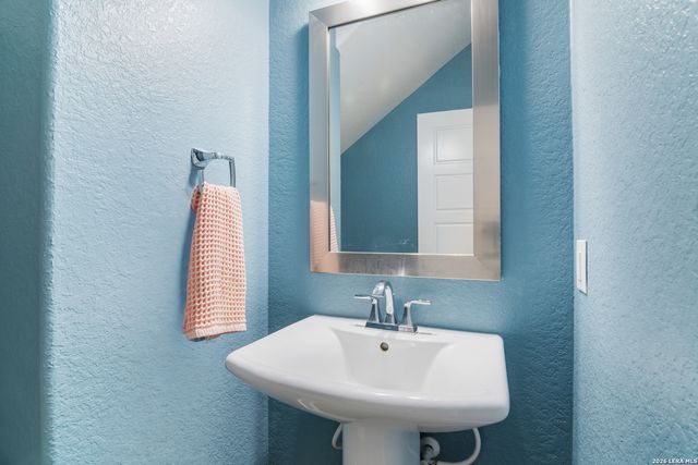 206 Ridgecrest Dr. Unit 4, San Antonio, TX 78209