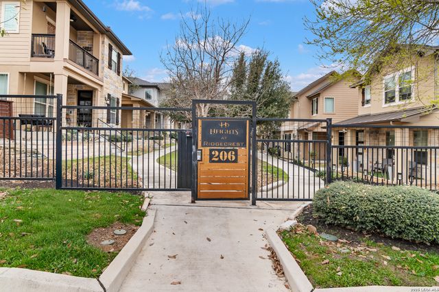206 Ridgecrest Dr. Unit 4, San Antonio, TX 78209