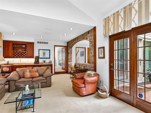 8 Saint Andrews, Pittsford, NY 14534