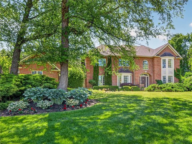 8 Saint Andrews, Pittsford, NY 14534