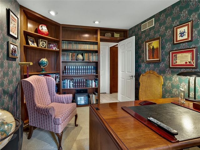 8 Saint Andrews, Pittsford, NY 14534