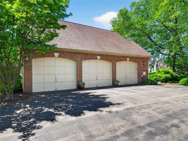 8 Saint Andrews, Pittsford, NY 14534