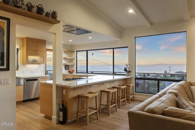 496 Lupine Way, Ventura, CA 93001