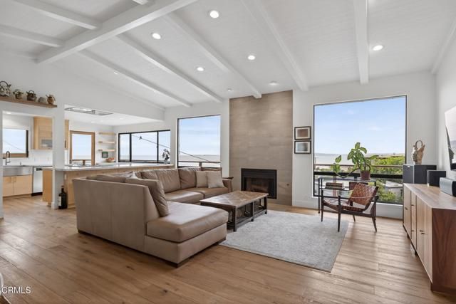 496 Lupine Way, Ventura, CA 93001