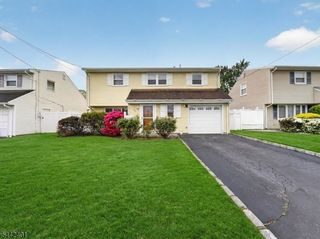 95 Pine St, Woodbridge Twp., NJ 08830