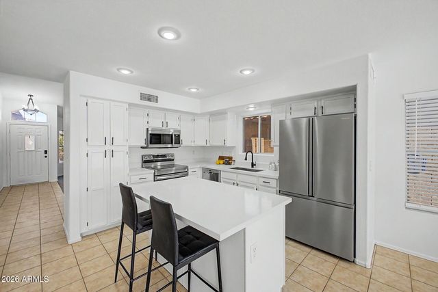 1053 W MYRNA Lane, Tempe, AZ 85284