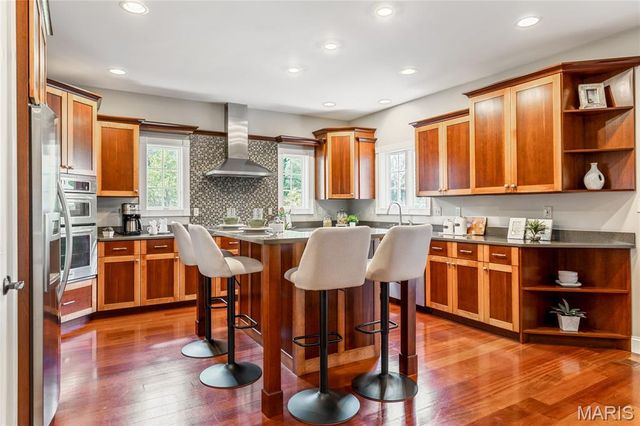 1007 Devonworth Manor Way, Town And Country, MO 63017