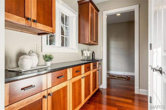 1007 Devonworth Manor Way, Town And Country, MO 63017