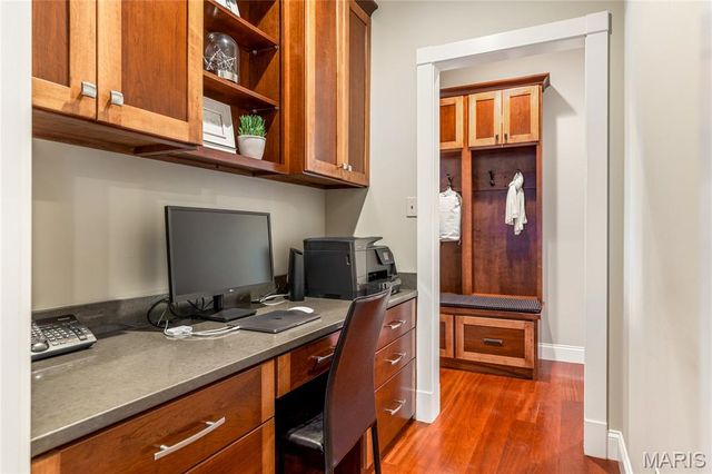 1007 Devonworth Manor Way, Town And Country, MO 63017