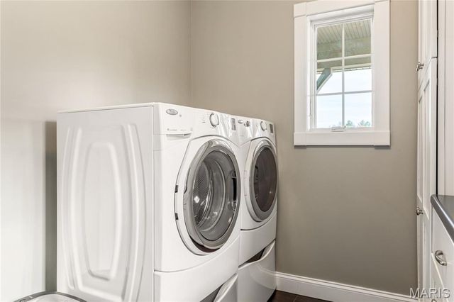 1007 Devonworth Manor Way, Town And Country, MO 63017