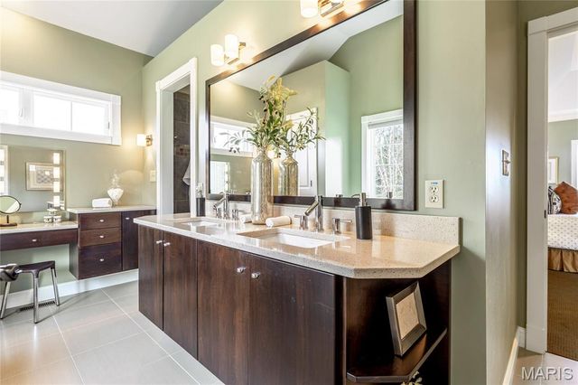 1007 Devonworth Manor Way, Town And Country, MO 63017