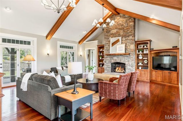 1007 Devonworth Manor Way, Town And Country, MO 63017