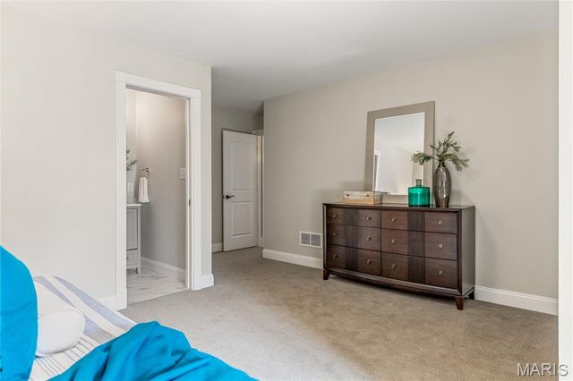 1007 Devonworth Manor Way, Town And Country, MO 63017