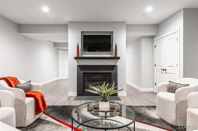 1007 Devonworth Manor Way, Town And Country, MO 63017