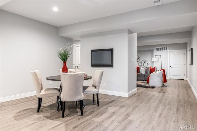 1007 Devonworth Manor Way, Town And Country, MO 63017