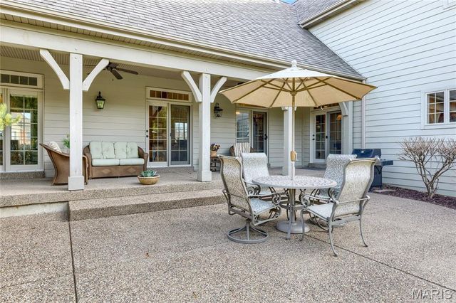 1007 Devonworth Manor Way, Town And Country, MO 63017