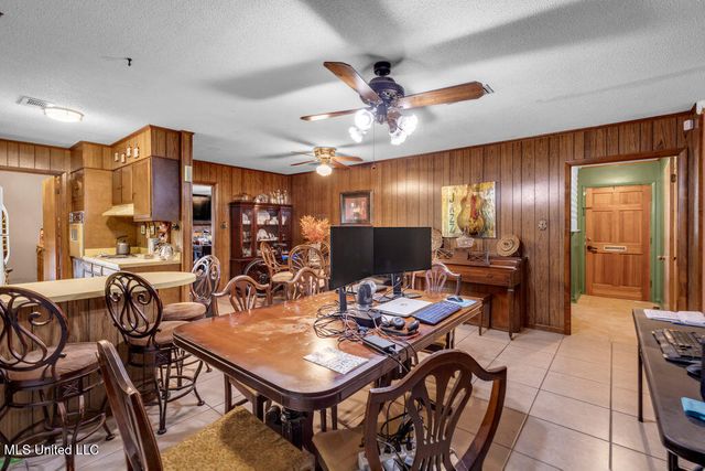 1525 S 31st Avenue, Gulfport, MS 39501